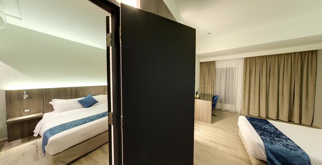 Flora By Crossroads Hotel 3*