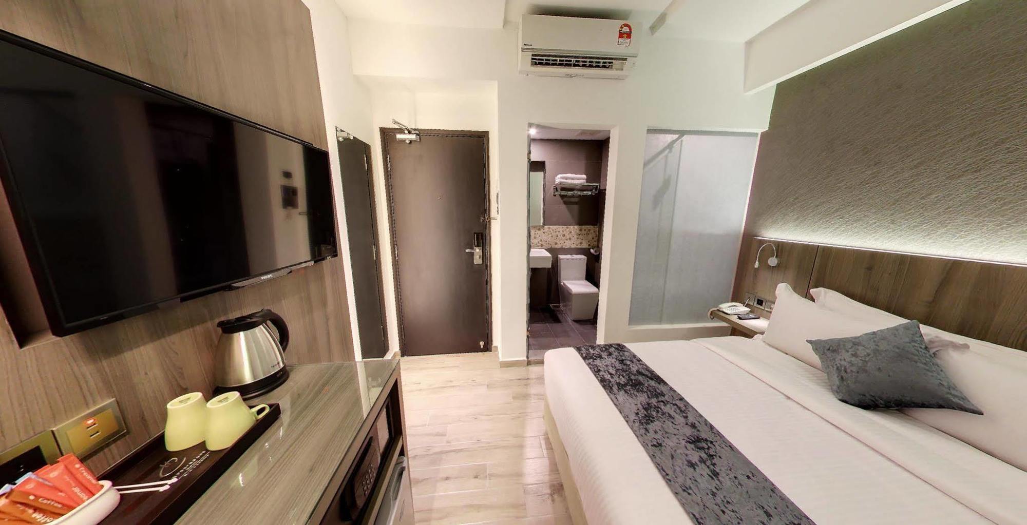 Hotel Flora By Crossroads 3*
